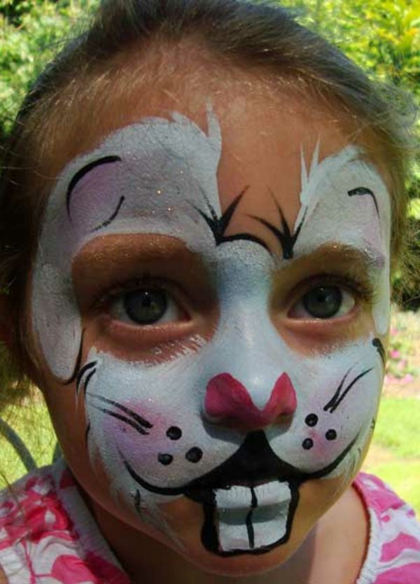 Carnival gezichten-make-up-hare-modernisering buiten