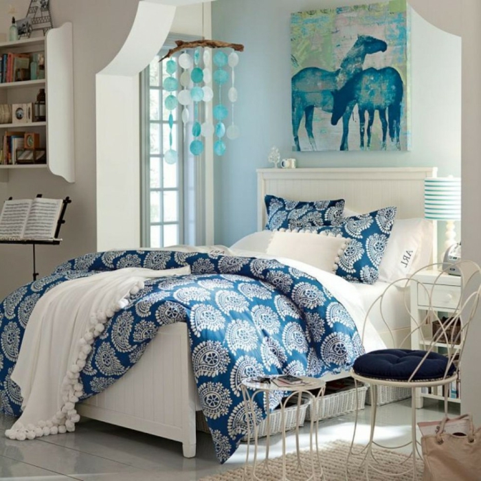 färgsättning sovrum-feng-shui sovrum-in-blue-image-to-the-wall-om-the-bed-white-golv blue-stol