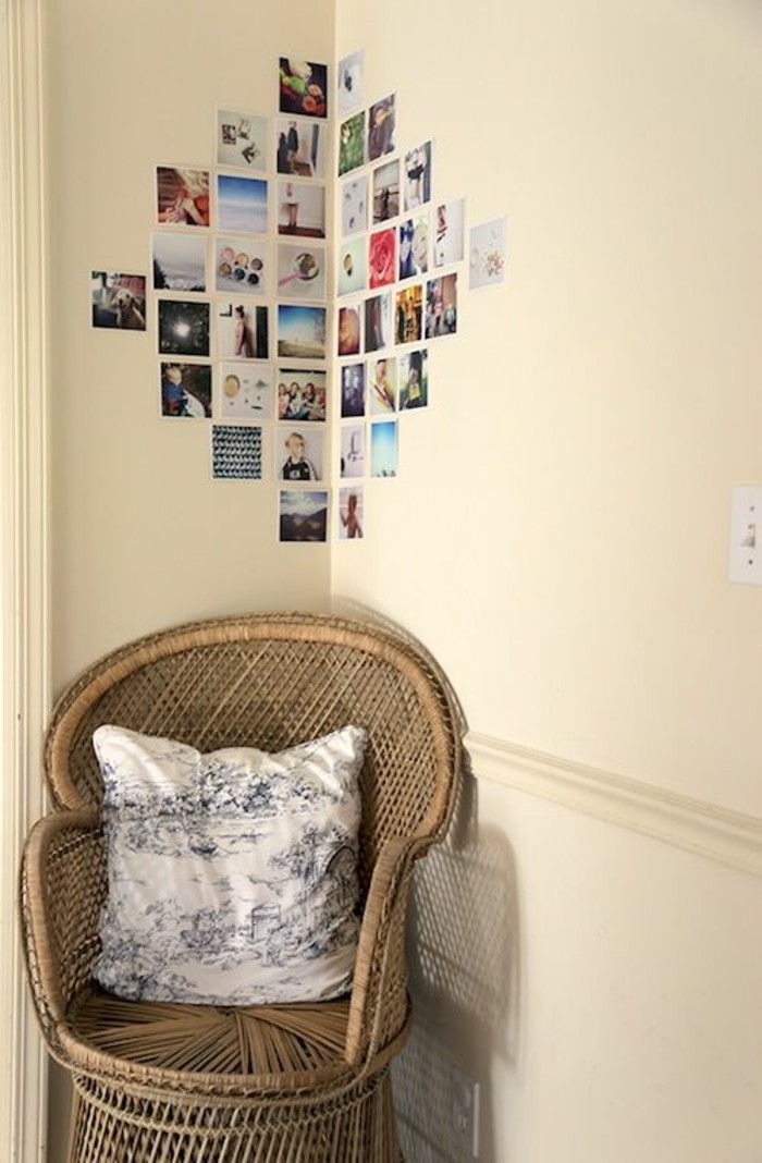fotowand-idéer-familjefoton-chair-Kisse-ljusbrun vägg