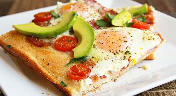 raňajky pizza-with-avokádom