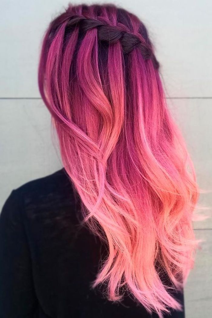 gražios šukuosenos, juoda palaidinė, ilgi rožiniai plaukai, nerijos, ombre efektas, šiuolaikinė plaukų spalva