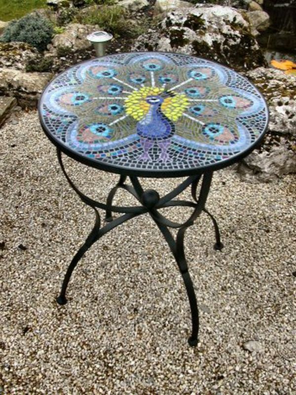 bahçe masa-of-the mozaik küçük yuvarlak masa