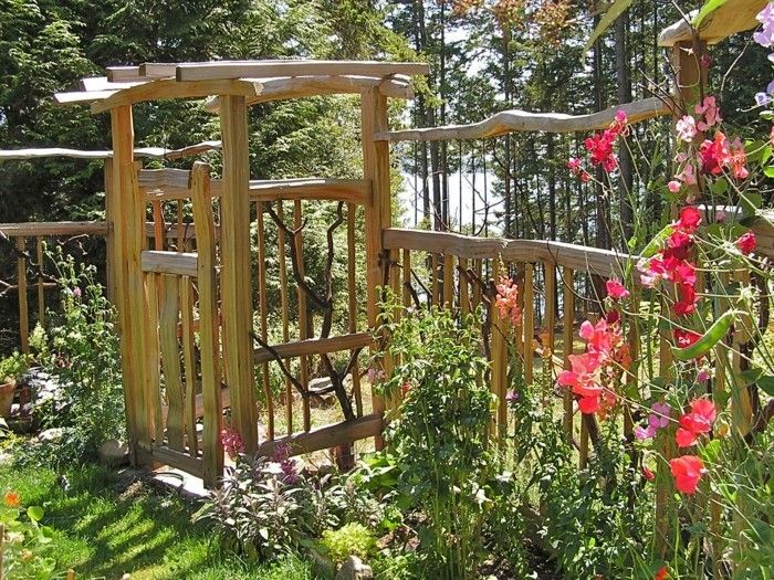 gartentor-savo-statyti-Fancy-sodo vartai-from-medienos