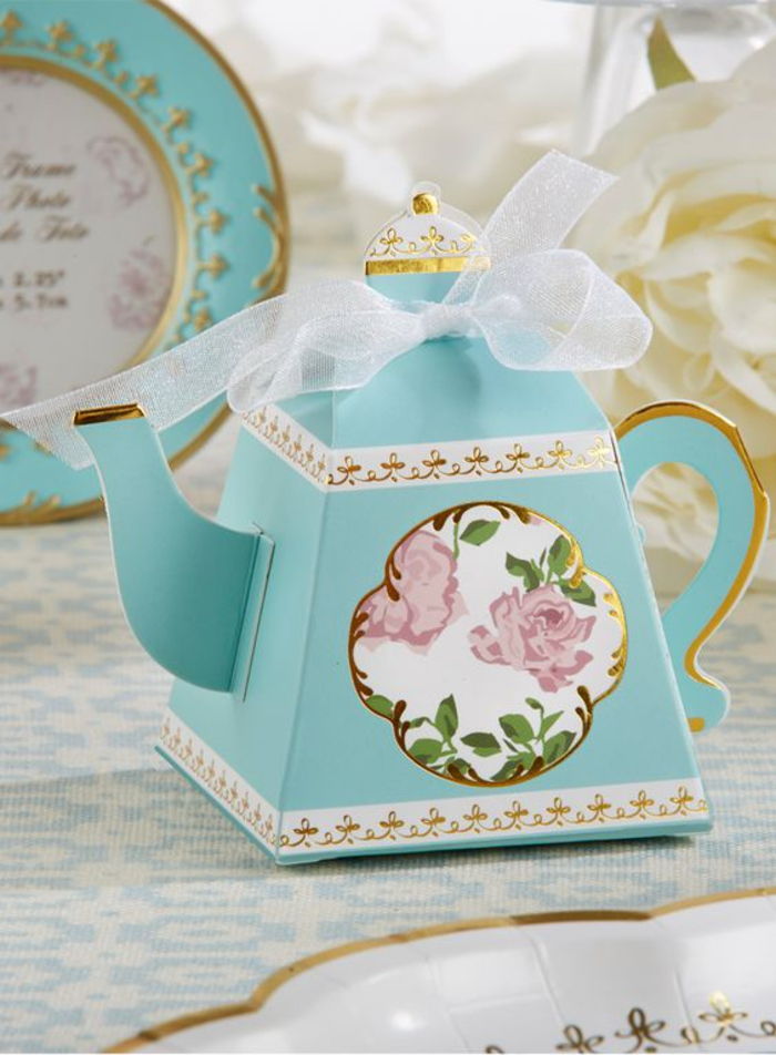 cutie de nunta, cadou, cadouri, ceainic, trandafiri, baawn, albastru