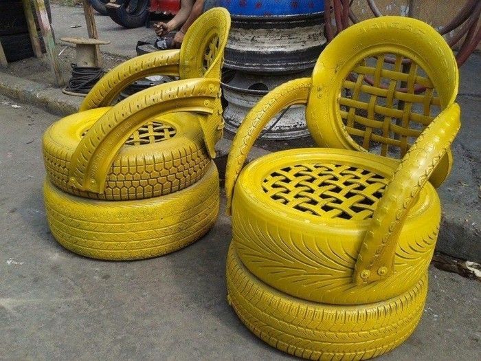 Žlto-stoličky-z-auta pneumatiky vyrobené použité recykláciu pneumatík