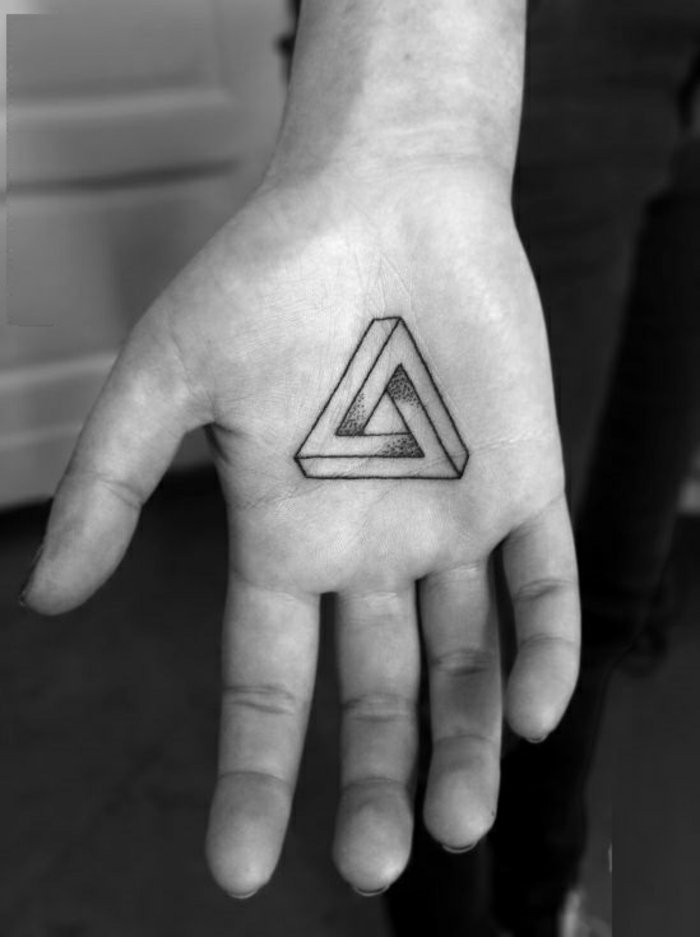 geometriske tatovering på-den-palm-delta representasjon