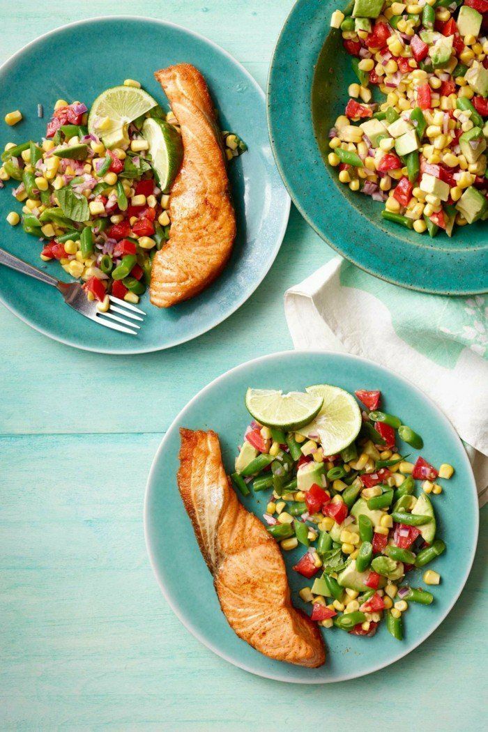 avokado solata z lososom na žaru zdrave in nizko kalorične krme okusne ribe s prehrano solata