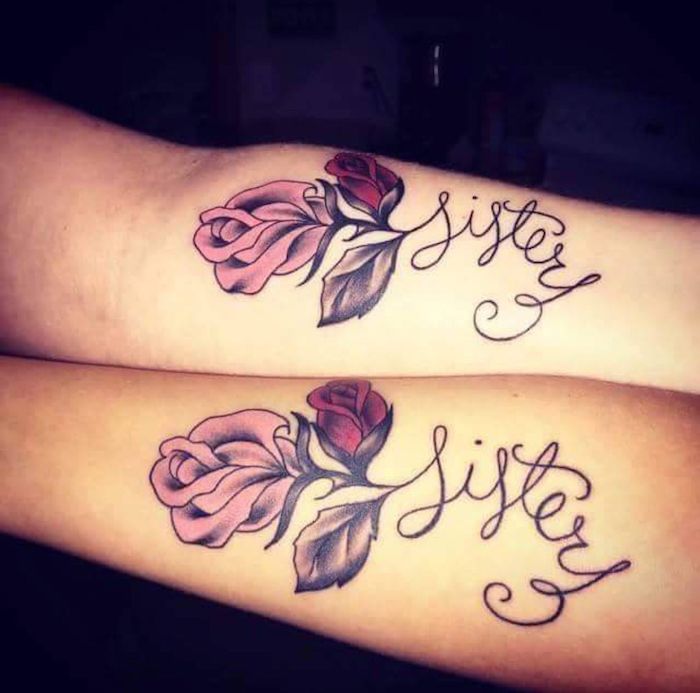 Tattoo za dve sestri z napisom in roza - simbol za sestre