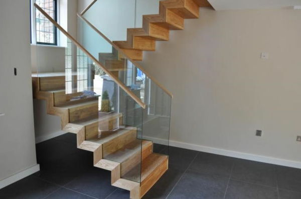 coiled-trapp-konstruksjon-vakker design - glass terreng