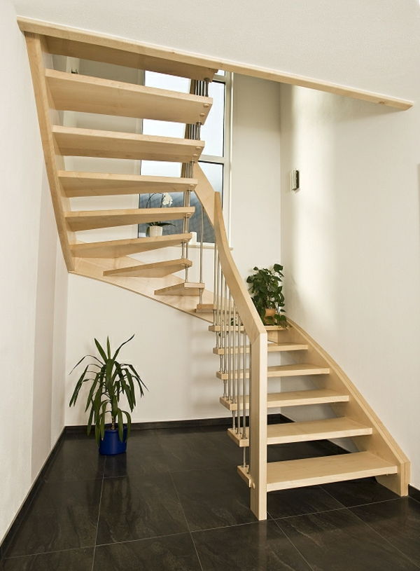 spiral trapp konstruksjon - grønne planter