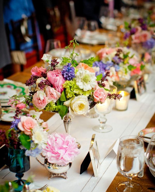 underbara bordsdekoration Blomsterarrangemang Table Summer bröllopsplanering