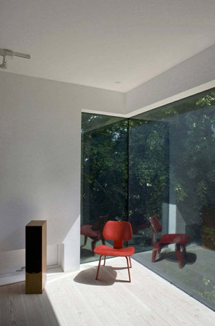 szklana ściana-taras-biało-minimalistyczny