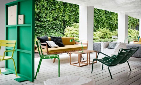 zelená-drevená izba-priečka - terasa dizajn