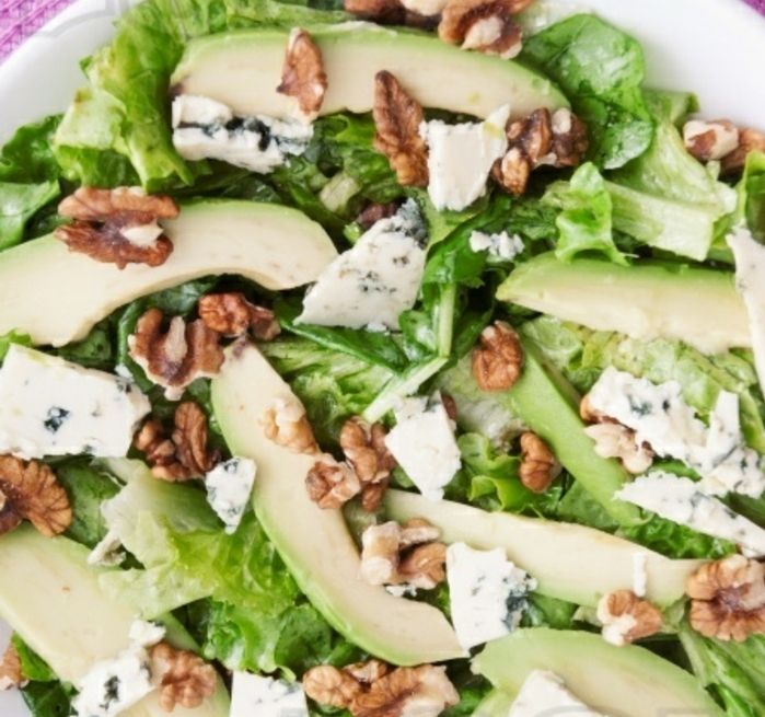 avokado salatası lezzetli ve yüksek beslenme sağlıklı dengeli diyet avokado tarifi fikirler