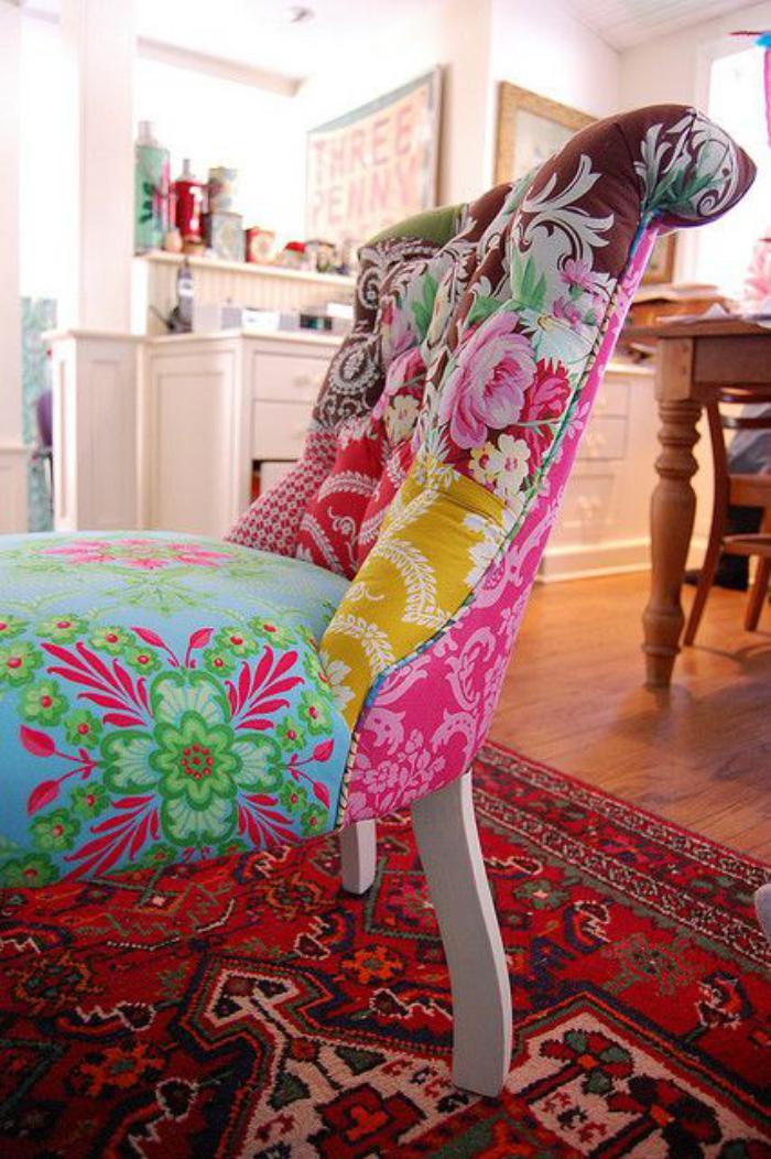 hög stol med shabby-chic-mönster