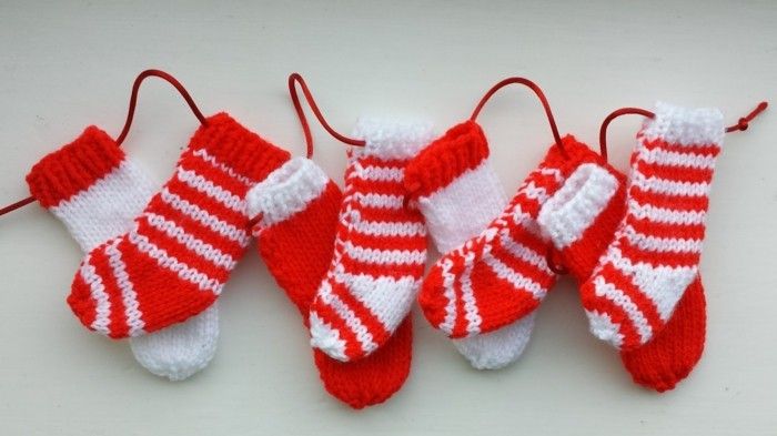Crochet-para-Natal-grinalda-de-pequenas-meias