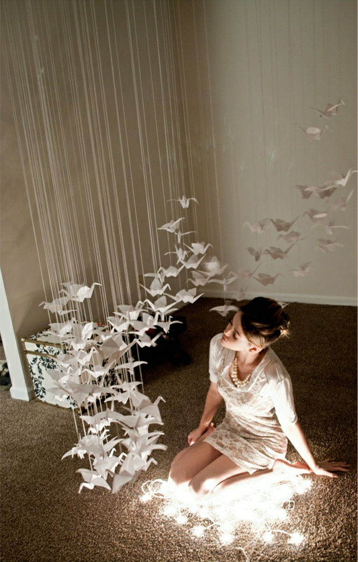 zavesenie-dekorácie izby biela Origami žeriavy svetla