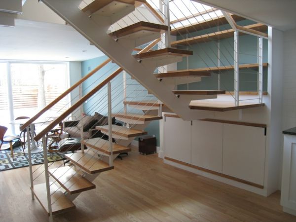 intressant flytande trappa interiördesign idé
