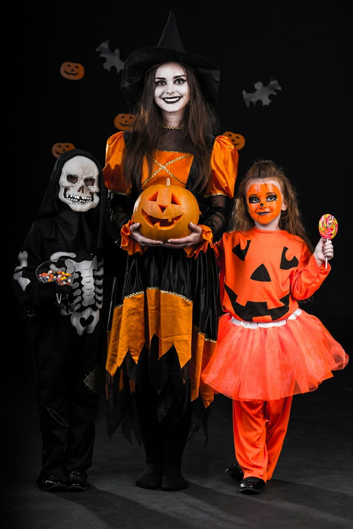 Trajes de Halloween legal, esqueleto, bruxa e abóbora, doces ou travessuras, coletar doces coloridos