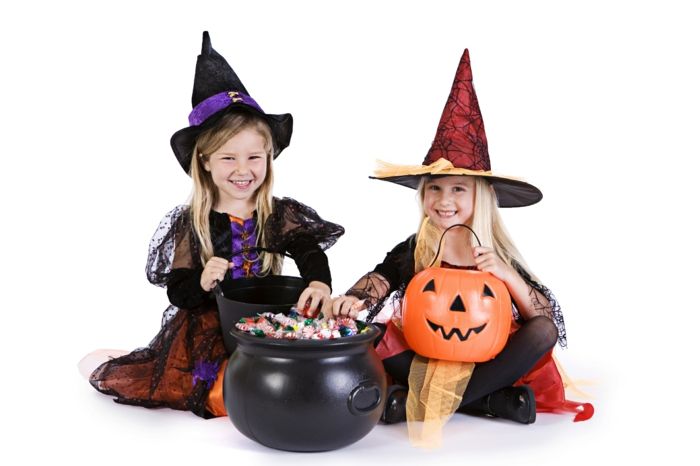 Duas bruxas doces, colecionar doces, ótimos trajes de Halloween para crianças