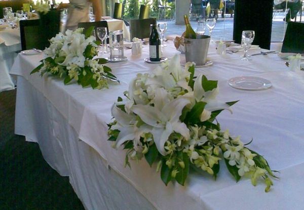 Dekorationer för bröllops-vit-lily-blomsterarrangemang