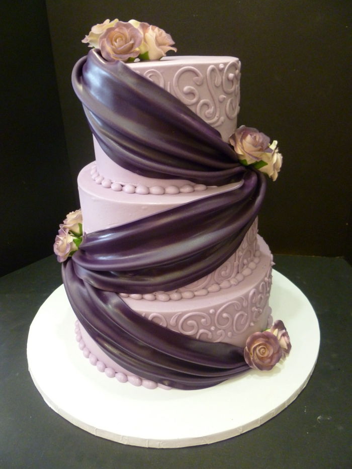 poročna torta-v-vijolično-tri palice