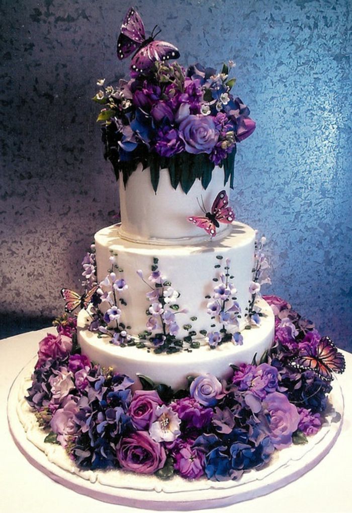 Poročna torta-v-vijolično-ko-ambiente