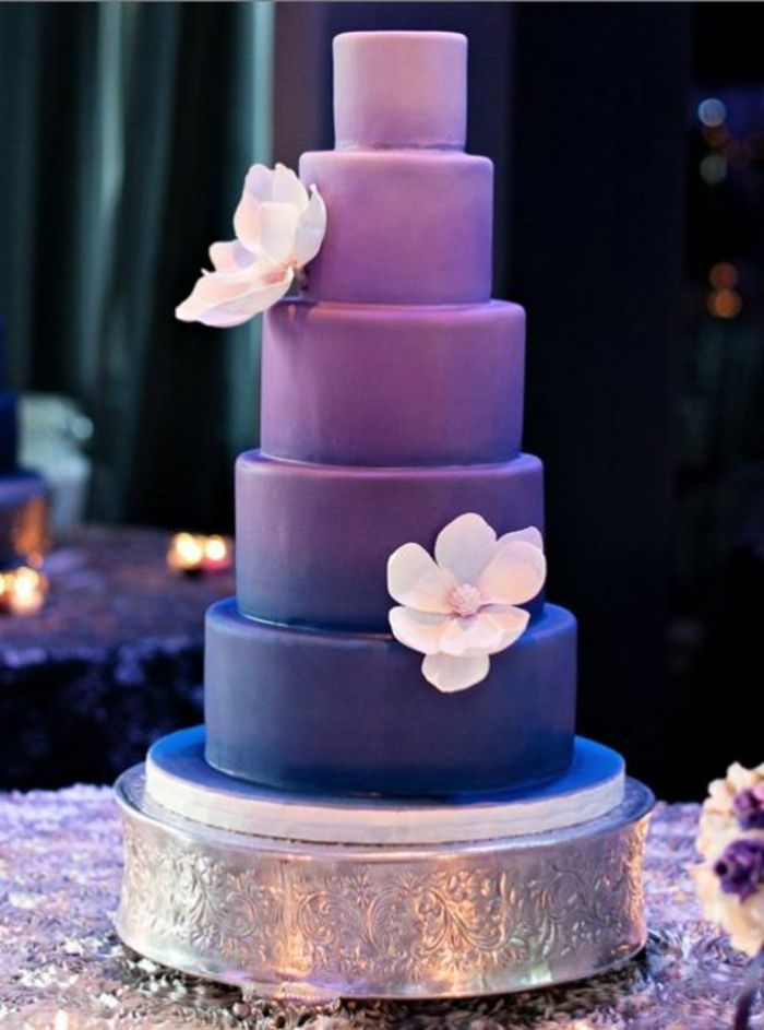 Poročna torta-v-vijolično-veliki-model