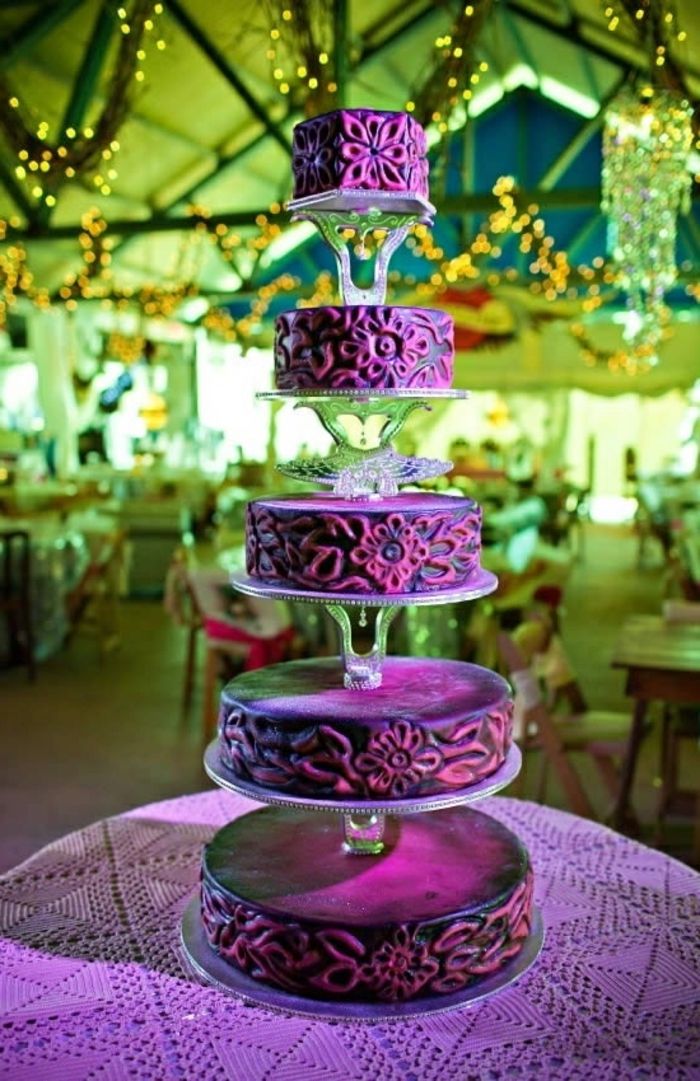 Poročna torta-v-vijolično-super-lepe-design