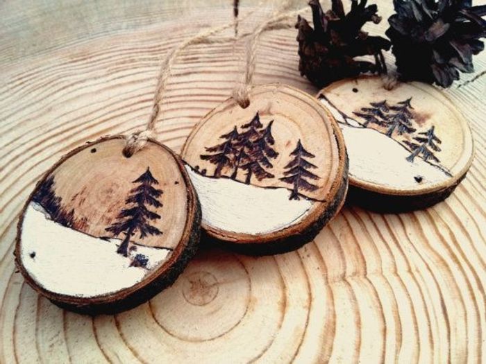 leseni deco sami izdelujejo lesene dekorativne elemente za dekoracijo božičnih dreves