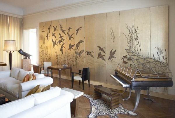 art-decostijl - creatief muurontwerp en een piano in de woonkamer