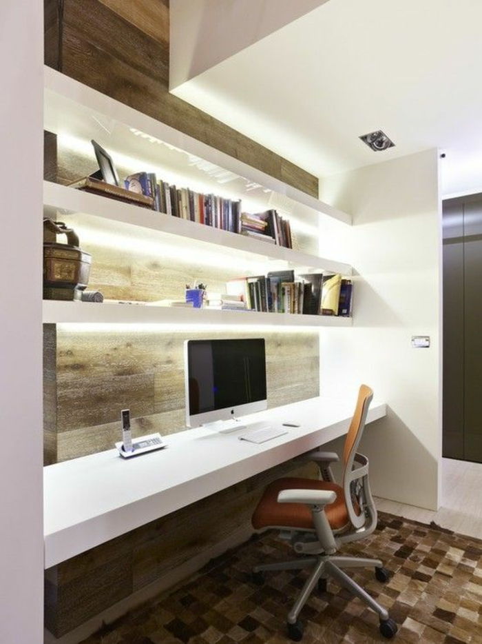 interjero-idėjos-už-biuro-erdvinė-jų kambarių didelis rašomasis stalas lentynos