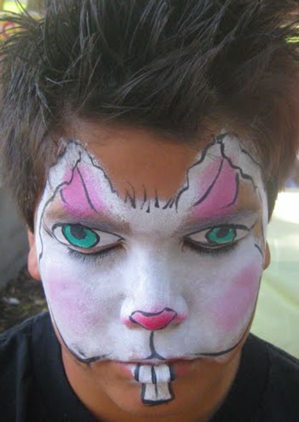 zaujímavý zajačik-tvár-make-up-veľmi veľmi kreatívny