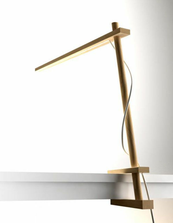 Įdomu stalas lempa-nuo-medžio dizaino idėja