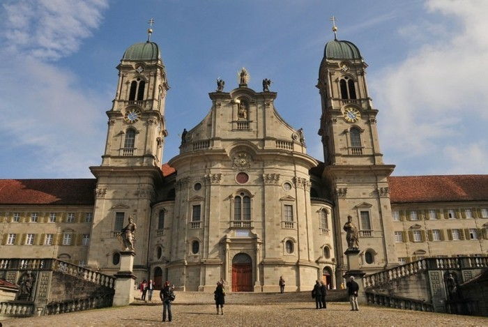 interessante render-convento di Einsiedeln-Schwitzer architettura country-barocca