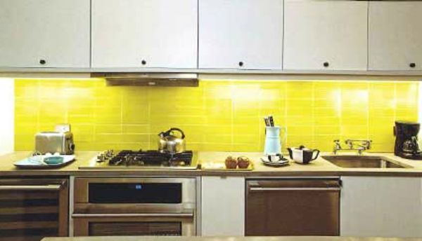 intressant modern gul-kök-vägg färg