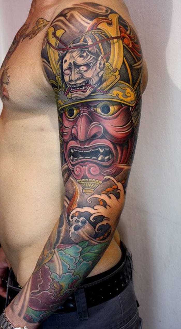 maschere tatuaggio, manica, tatuaggio manica, maschera rossa, casco, tatuaggio colorato