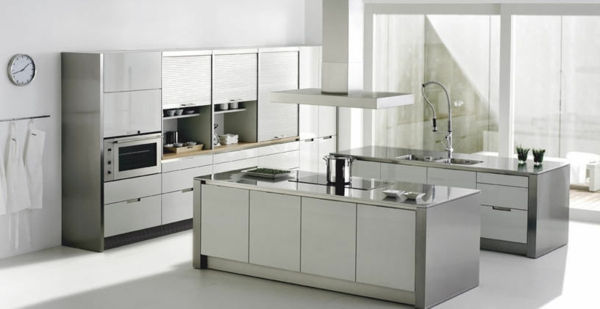 bucătărie-oțel inoxidabil-design modern - ceas pe perete