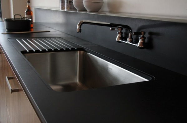 svart design for kjøkkenet