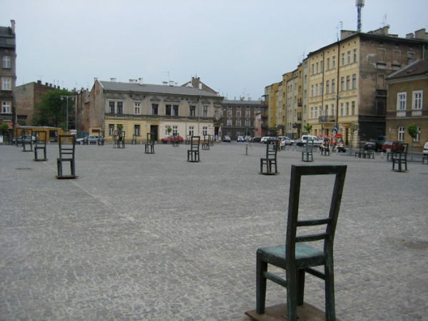 kunstneriske skulpturer-minnesmerket-jødisk-krakow