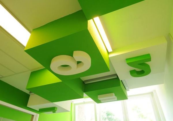 barnehage-interiør-green-room tak-med-tall