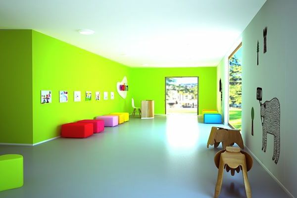 barnehage interiør Big-Room-med-vegger-i-elektrisk-farge