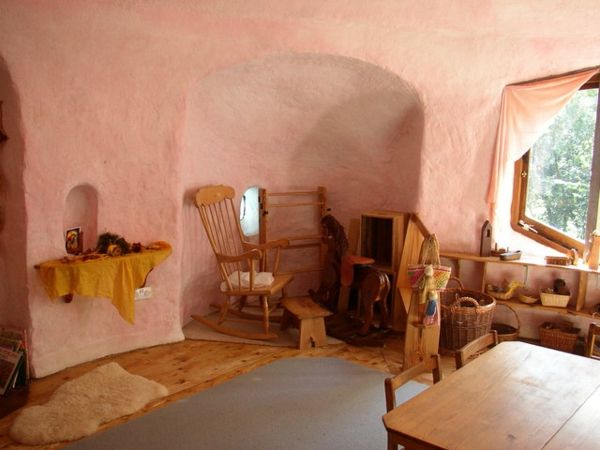 škôlky-interiér-drevený nábytok