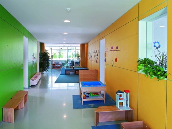 førskole-indre-vegger-i-grønn og gul