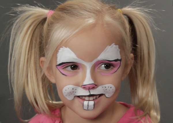 Deti tvoria Blond zajačie krásne-make-up