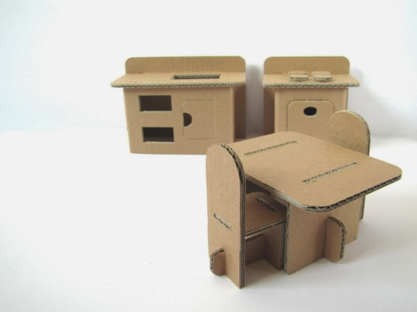 barn skrivebord og-stoler - etablering av ideer tinker-med-kartong-kartone-