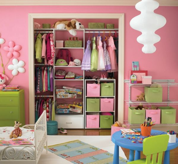barnehage-rosa ensfarget vegg-barnehage anlegget-barnehage-design-barnehage-set-einrichtugsideen-