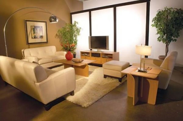 liten-space-set-hvitt-sofa-in-chic-stue