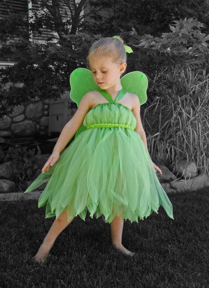 Malé dievčatko zelené víly kostým dekoračné krídla