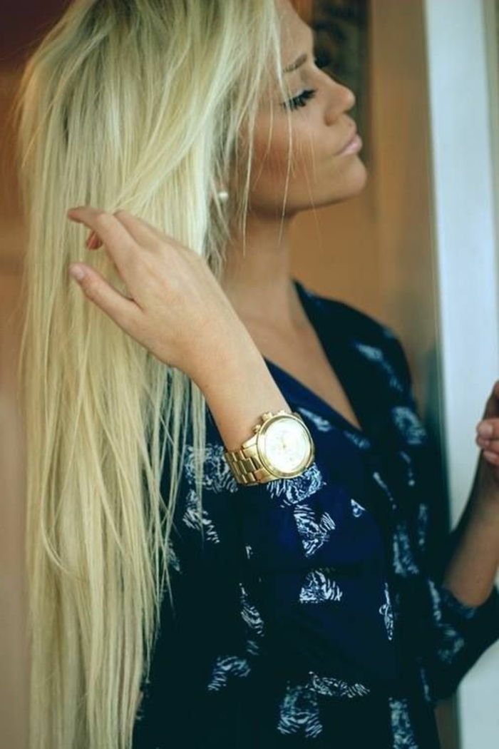 ilgai sklandžiai plaukai blond-gražūs-šukuosena